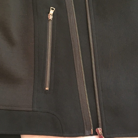 Tahari Black Blazer Size Medium - Picture 8 of 11